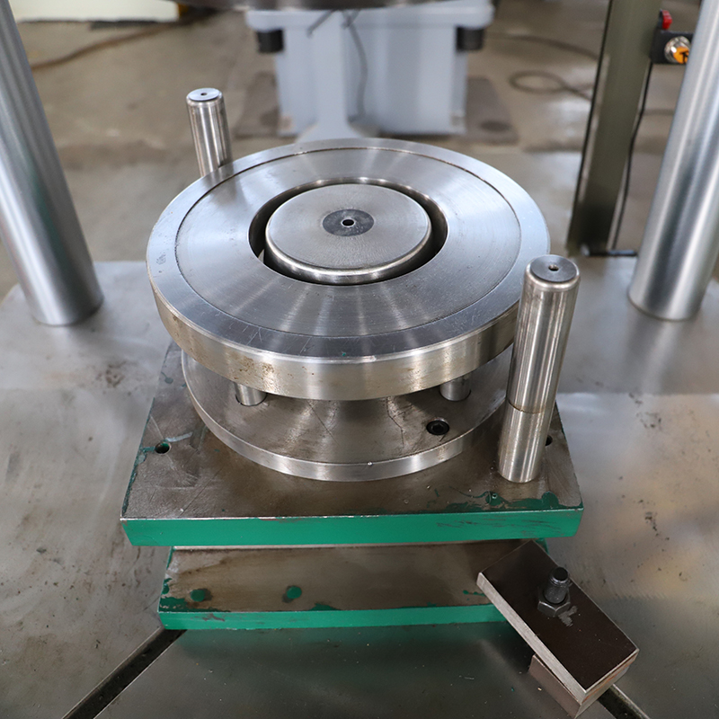 不銹鋼封頭帽（封帽）拉伸成型液壓機_200噸液壓機